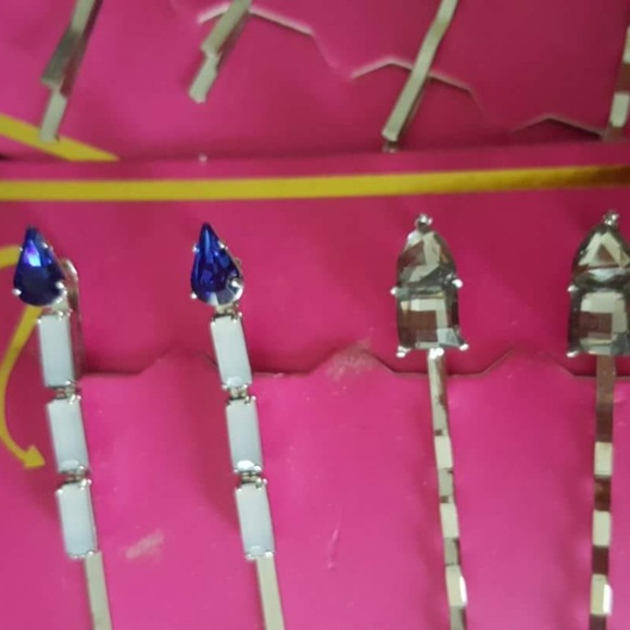 🙋‍♀️Naughty or Nice | Blue Crystal Bobby Pins - Picture 3 of 4